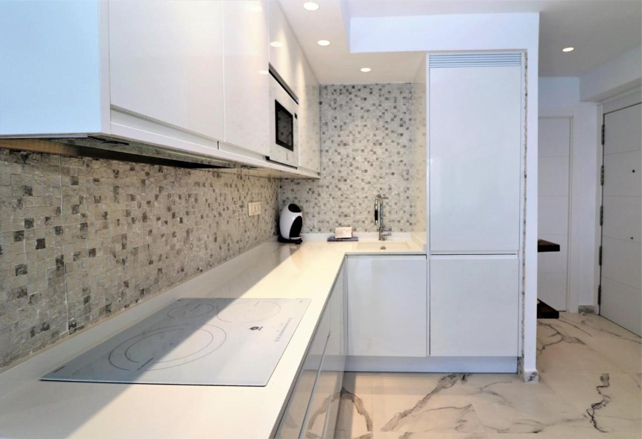 Luxurious 2-Bedroom Apt With Stunning Views, 1St Line On Levante Beach, Benidorm Buitenkant foto