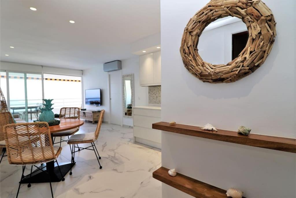 Luxurious 2-Bedroom Apt With Stunning Views, 1St Line On Levante Beach, Benidorm Buitenkant foto